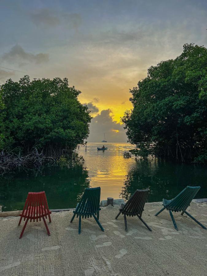 Bella'S Backpackers Hostel Caye Caulker Exteriér fotografie